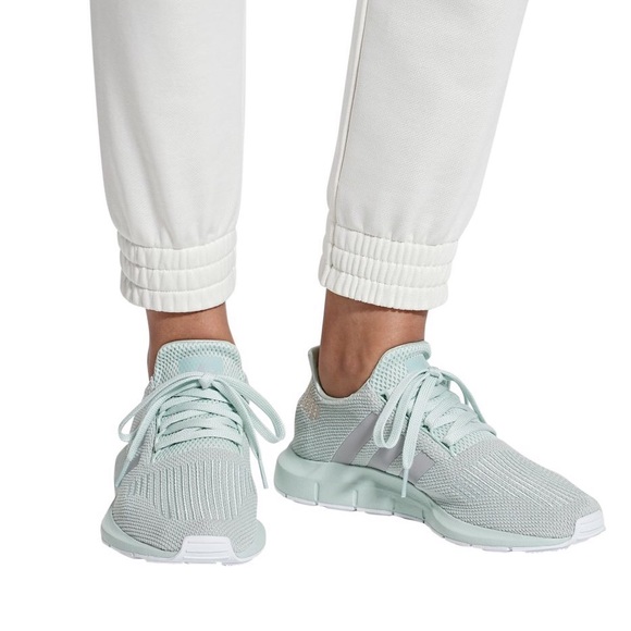 adidas originals swift run green